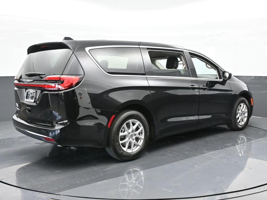 new 2024 Chrysler Pacifica car, priced at $35,969