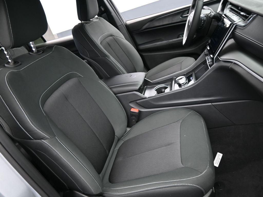 new 2024 Jeep Grand Cherokee L car, priced at $43,325