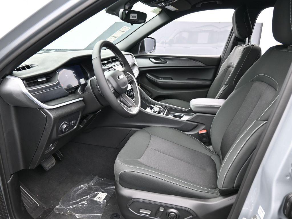 new 2024 Jeep Grand Cherokee L car, priced at $43,325