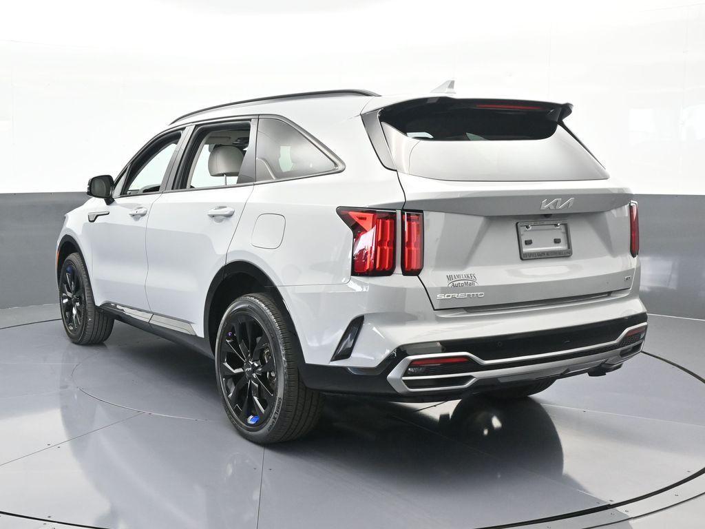used 2023 Kia Sorento car, priced at $32,329
