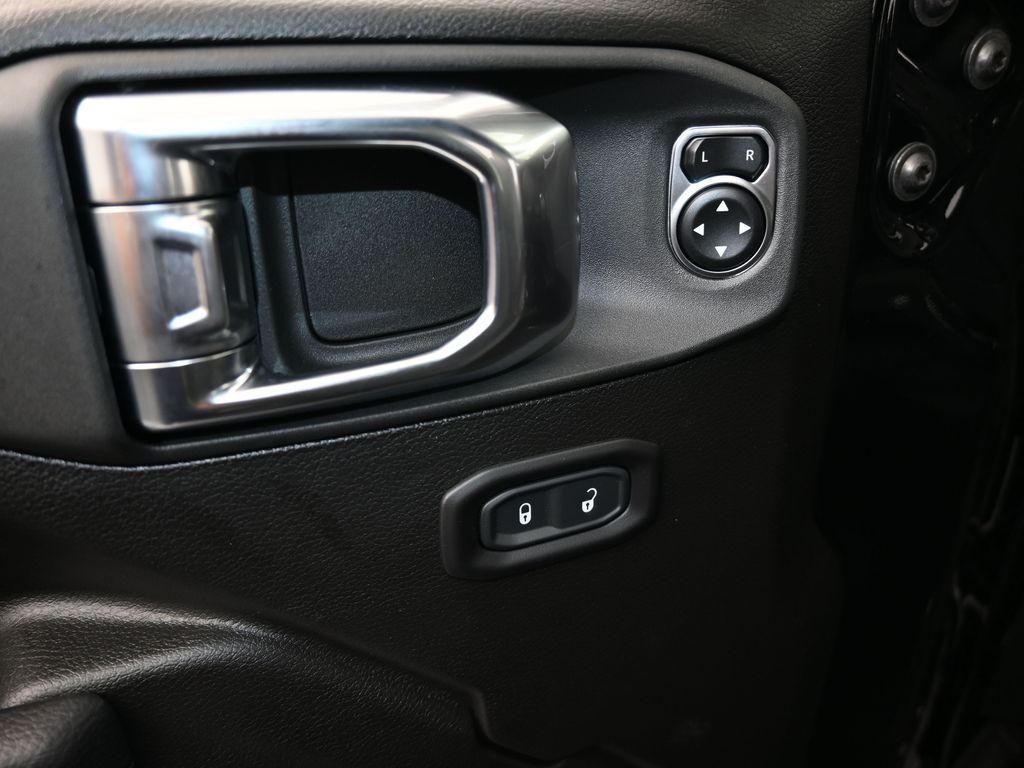 new 2025 Jeep Wrangler car