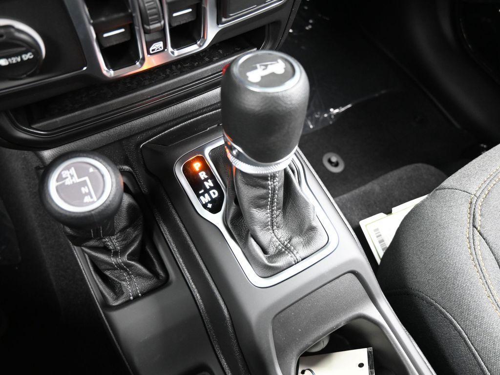 new 2025 Jeep Wrangler car