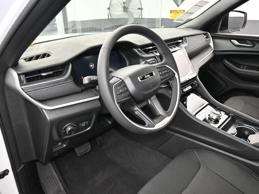 new 2025 Jeep Grand Cherokee car