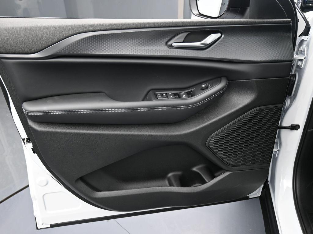 new 2025 Jeep Grand Cherokee car