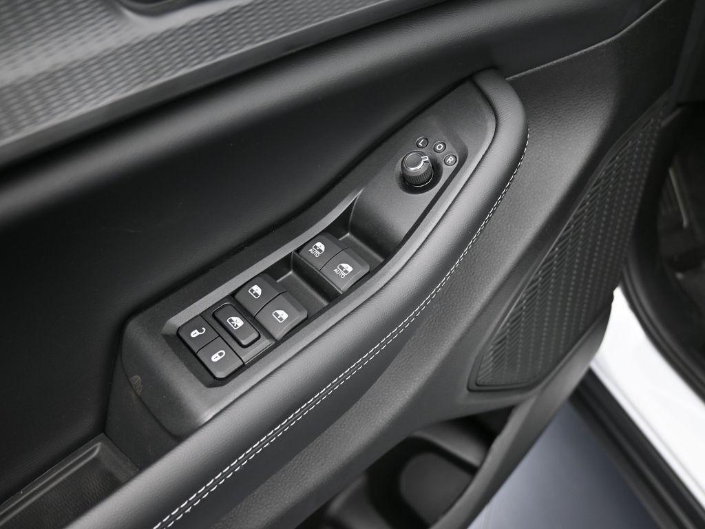 new 2025 Jeep Grand Cherokee car