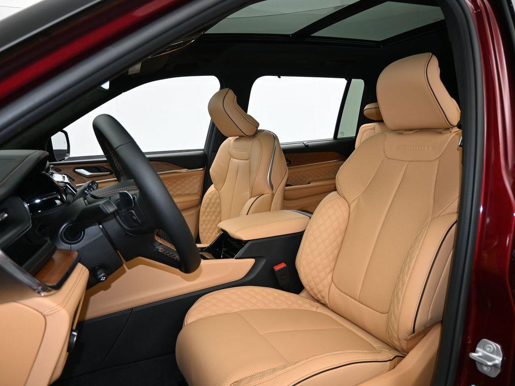 new 2025 Jeep Grand Cherokee L car