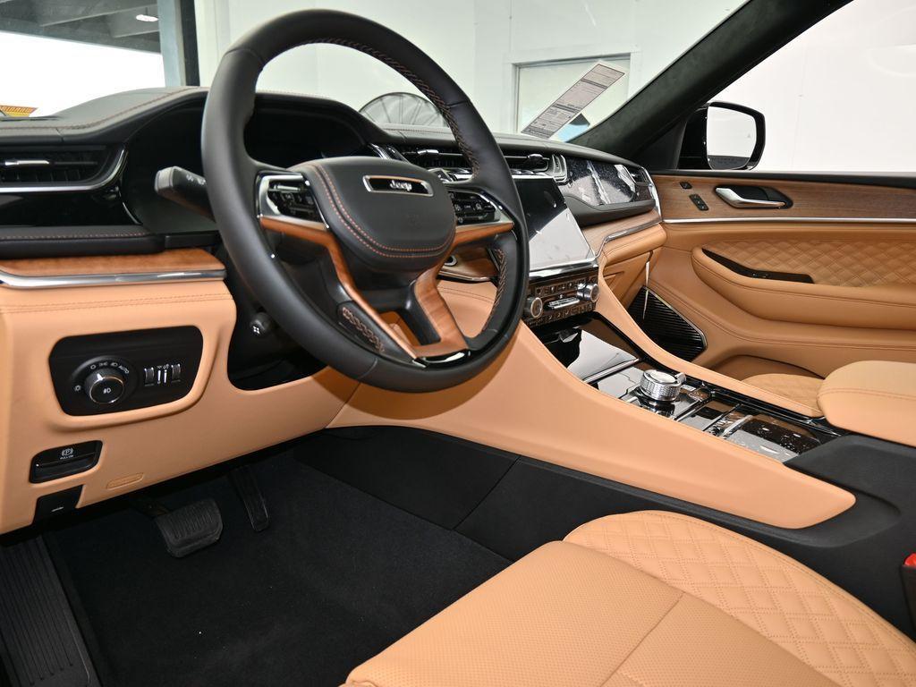 new 2025 Jeep Grand Cherokee L car