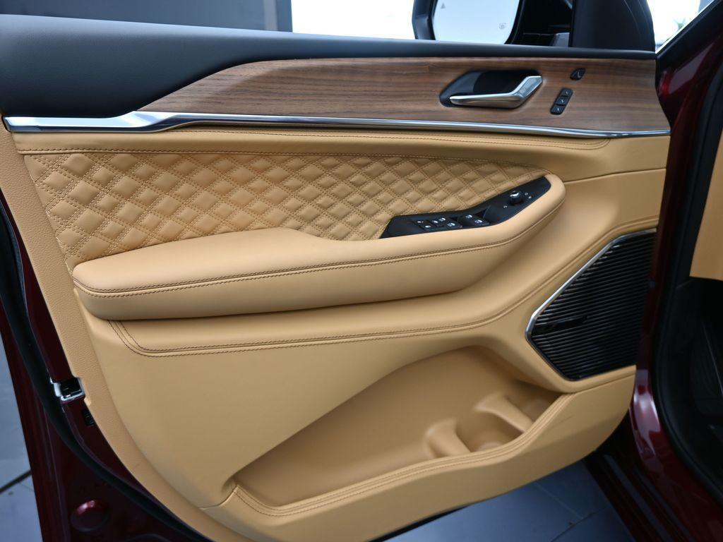 new 2025 Jeep Grand Cherokee L car