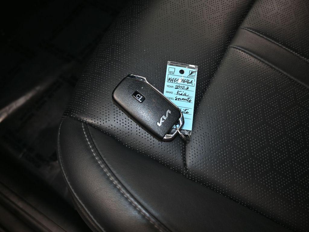 used 2023 Kia Sorento car, priced at $25,997