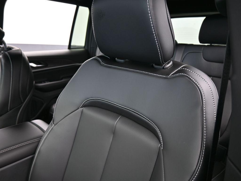 new 2025 Jeep Grand Cherokee car