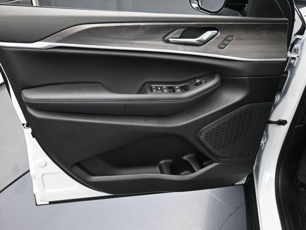 new 2025 Jeep Grand Cherokee car