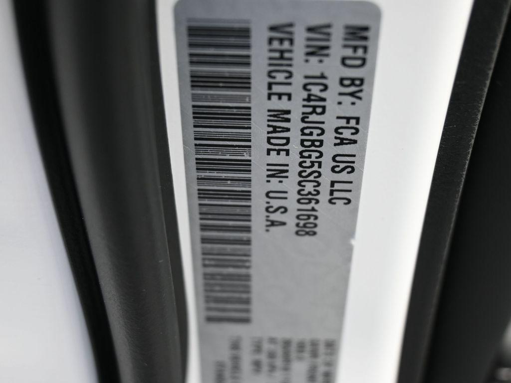 new 2025 Jeep Grand Cherokee car