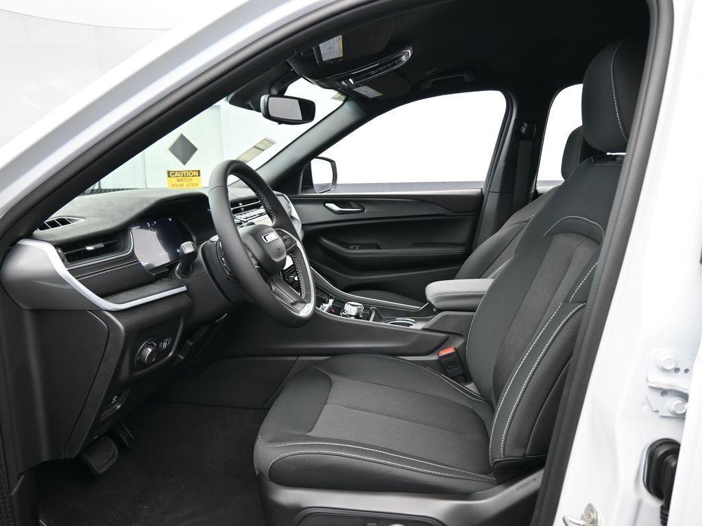 new 2024 Jeep Grand Cherokee L car, priced at $43,133