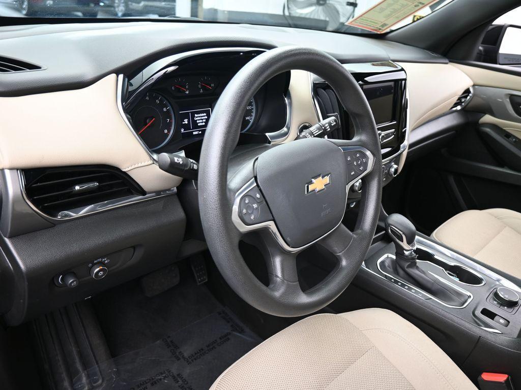 used 2022 Chevrolet Traverse car, priced at $24,350