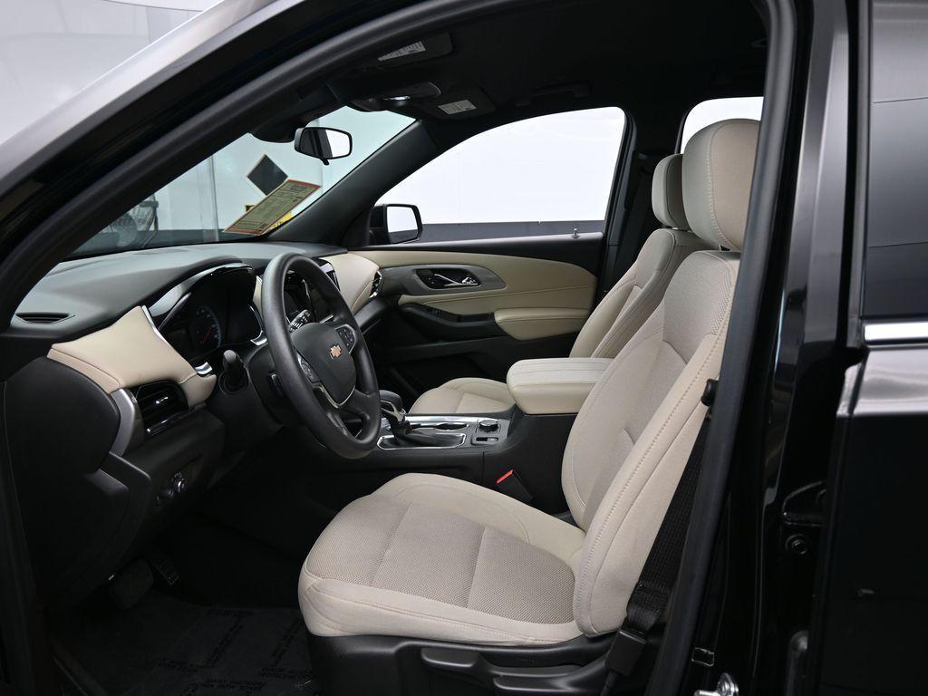 used 2022 Chevrolet Traverse car, priced at $24,350