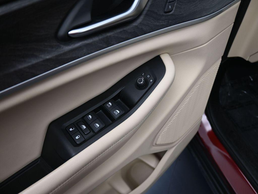 used 2023 Jeep Grand Cherokee car, priced at $28,750