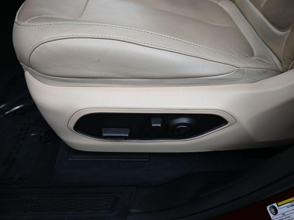 used 2023 Jeep Grand Cherokee car, priced at $28,750