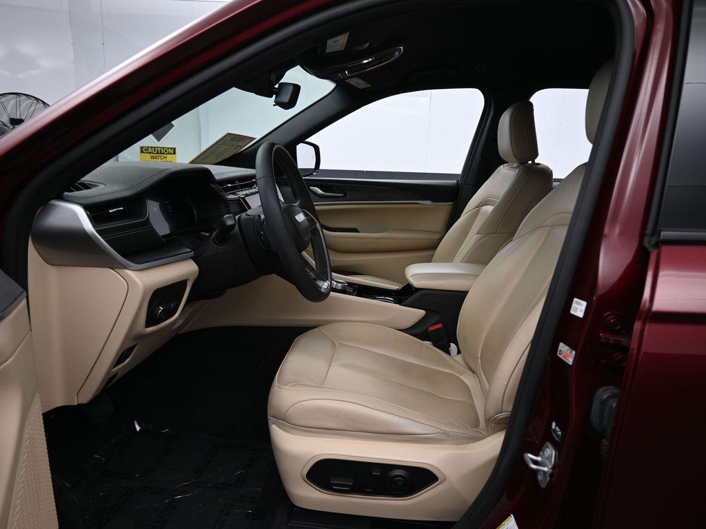 used 2023 Jeep Grand Cherokee car, priced at $28,750