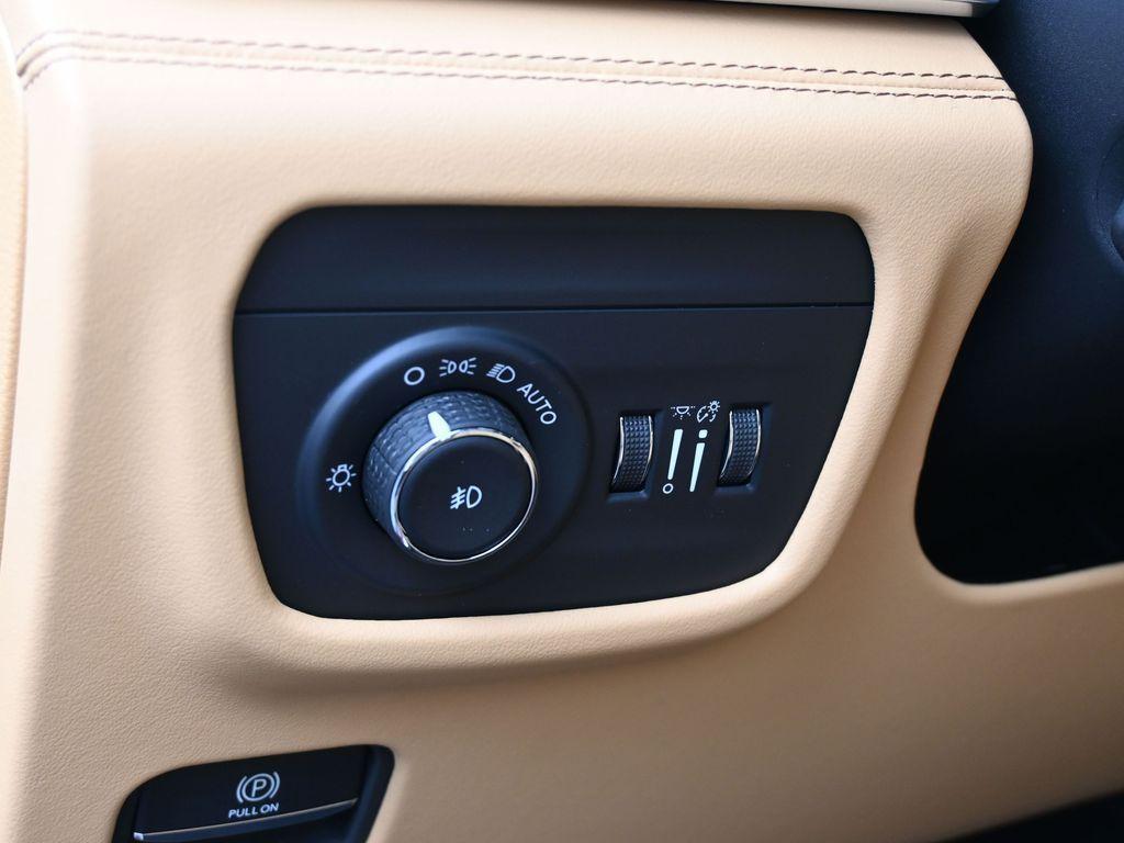 new 2025 Jeep Grand Cherokee car