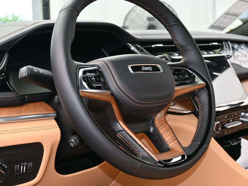 new 2025 Jeep Grand Cherokee car