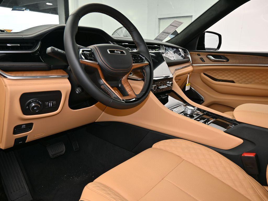 new 2025 Jeep Grand Cherokee car