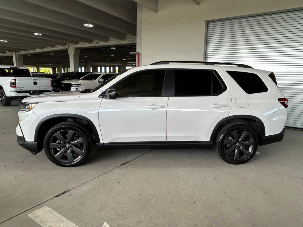 used 2023 Honda Pilot car, priced at $31,162