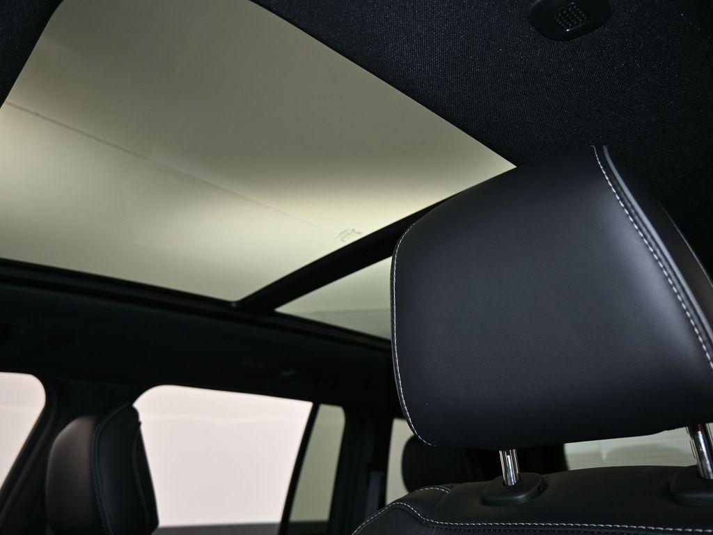 new 2025 Jeep Grand Cherokee car, priced at $54,829