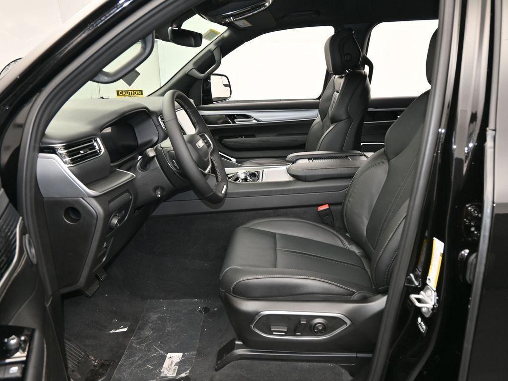 new 2025 Jeep Wagoneer L car