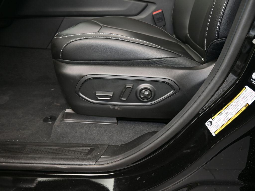 new 2025 Jeep Grand Cherokee L car