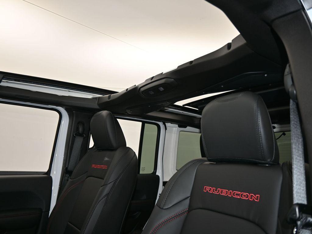 new 2025 Jeep Wrangler car