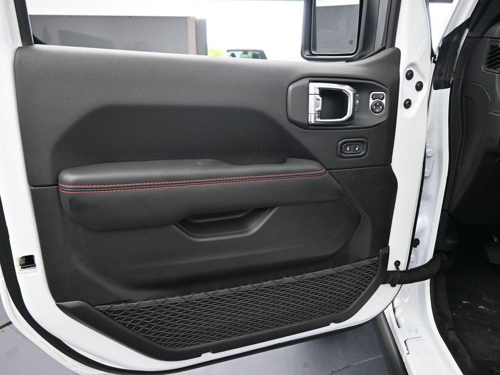 new 2025 Jeep Wrangler car