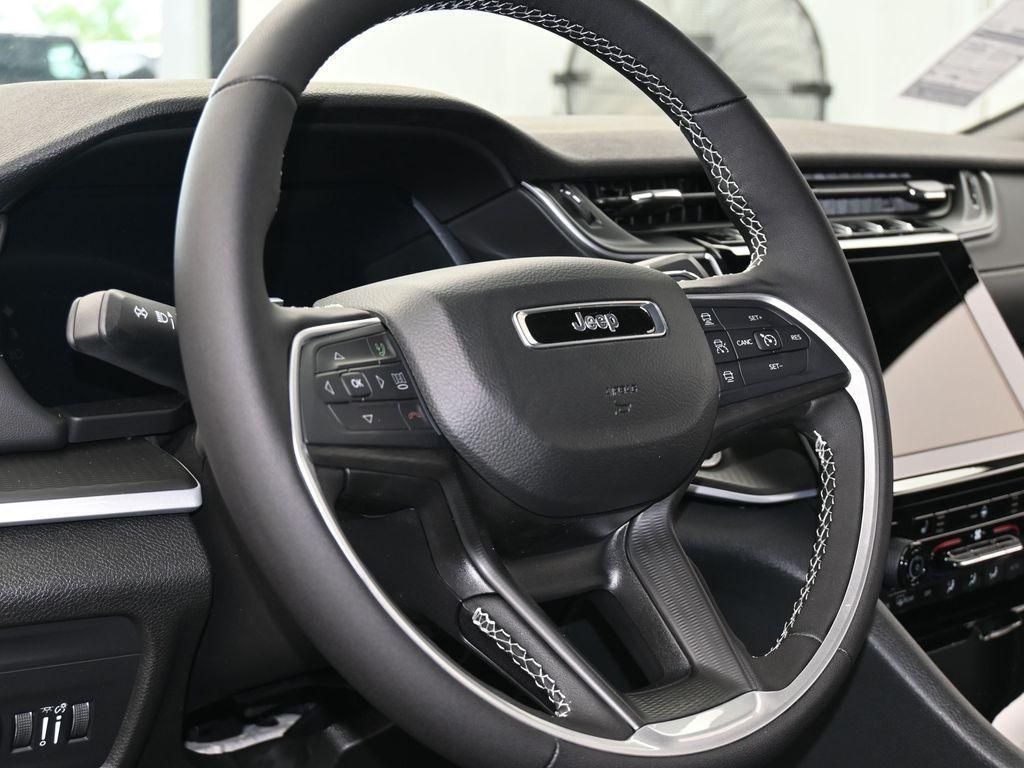 new 2025 Jeep Grand Cherokee car