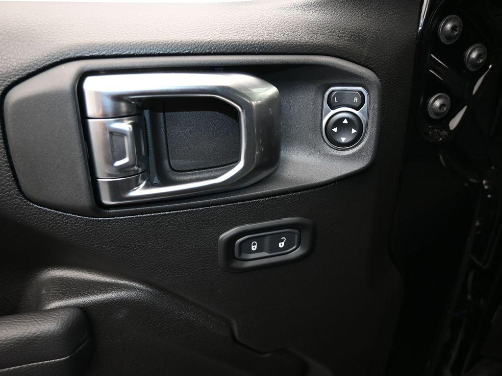 new 2025 Jeep Gladiator car