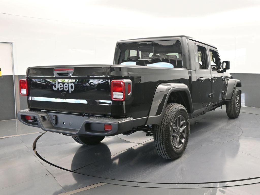 new 2025 Jeep Gladiator car