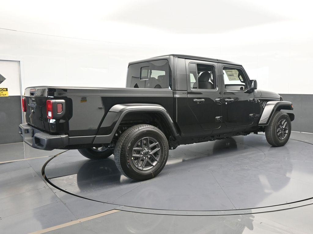 new 2025 Jeep Gladiator car