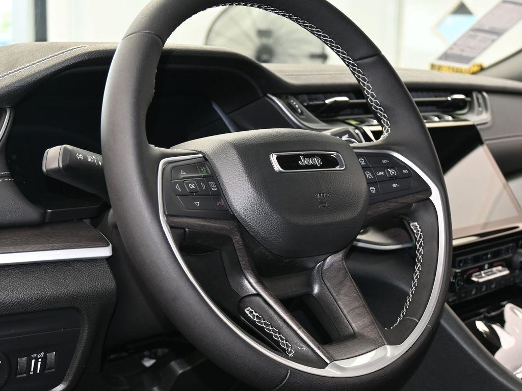 new 2025 Jeep Grand Cherokee car