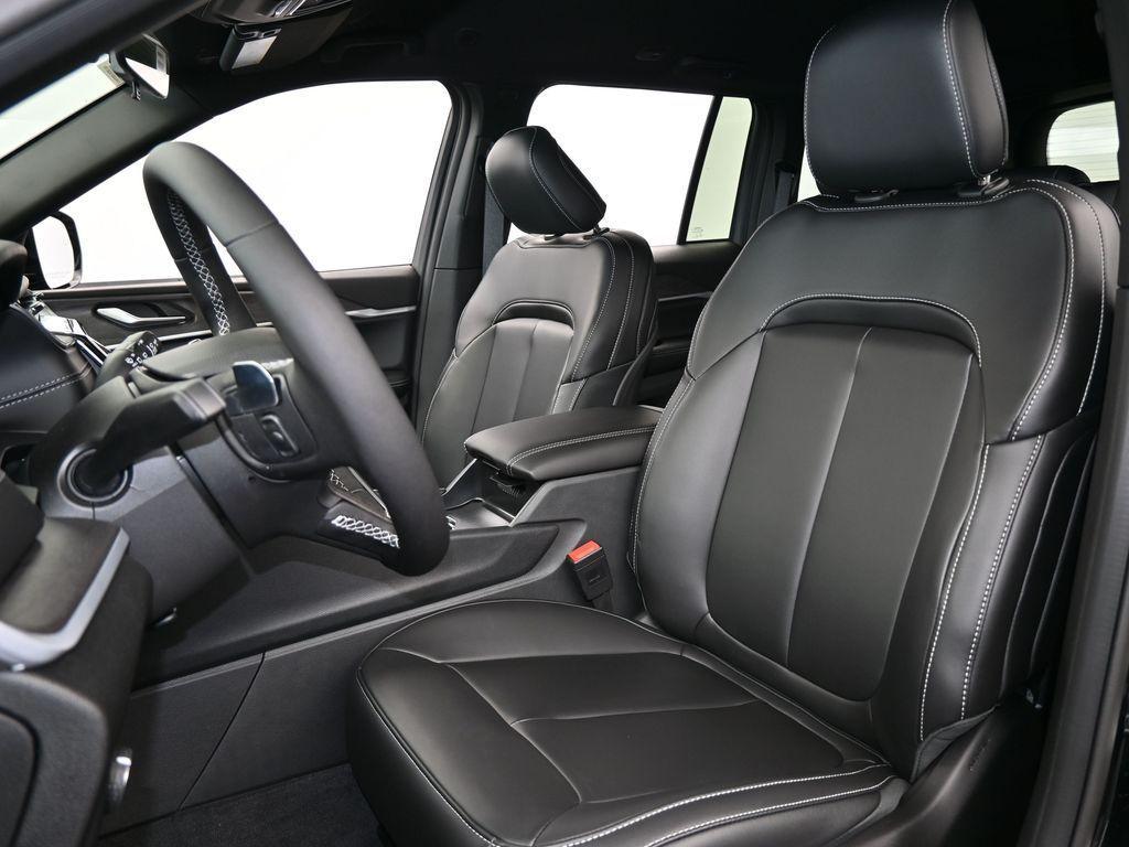 new 2025 Jeep Grand Cherokee car