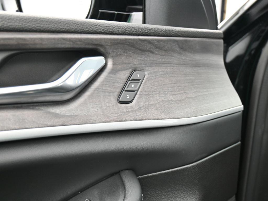 new 2025 Jeep Grand Cherokee car