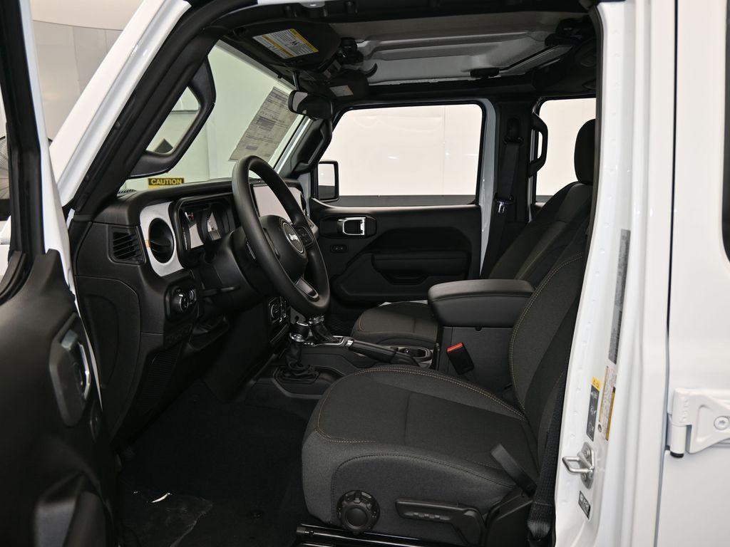 new 2025 Jeep Gladiator car