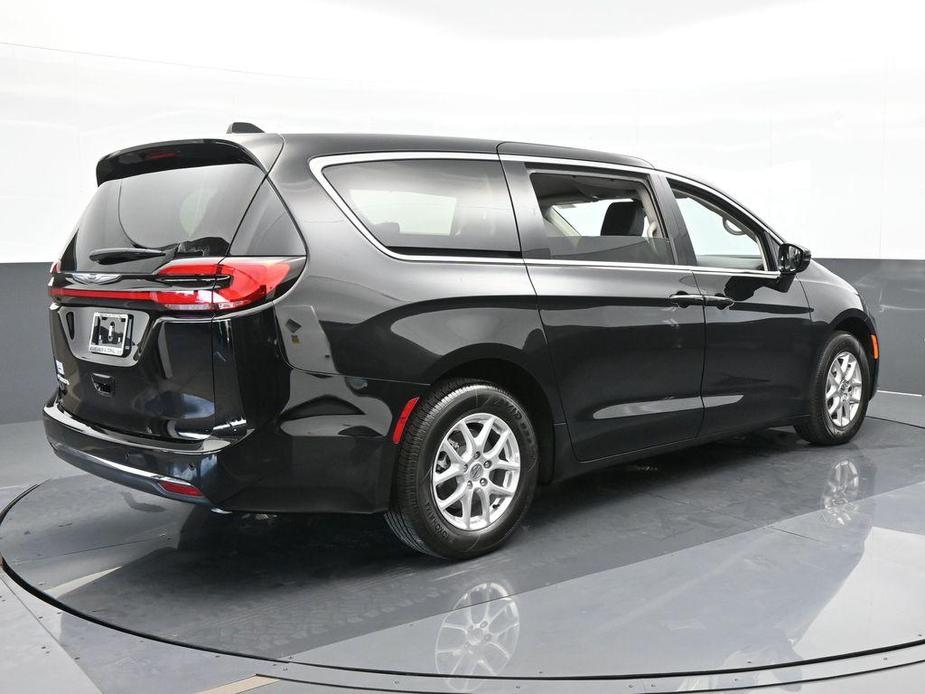 new 2024 Chrysler Pacifica car, priced at $35,969