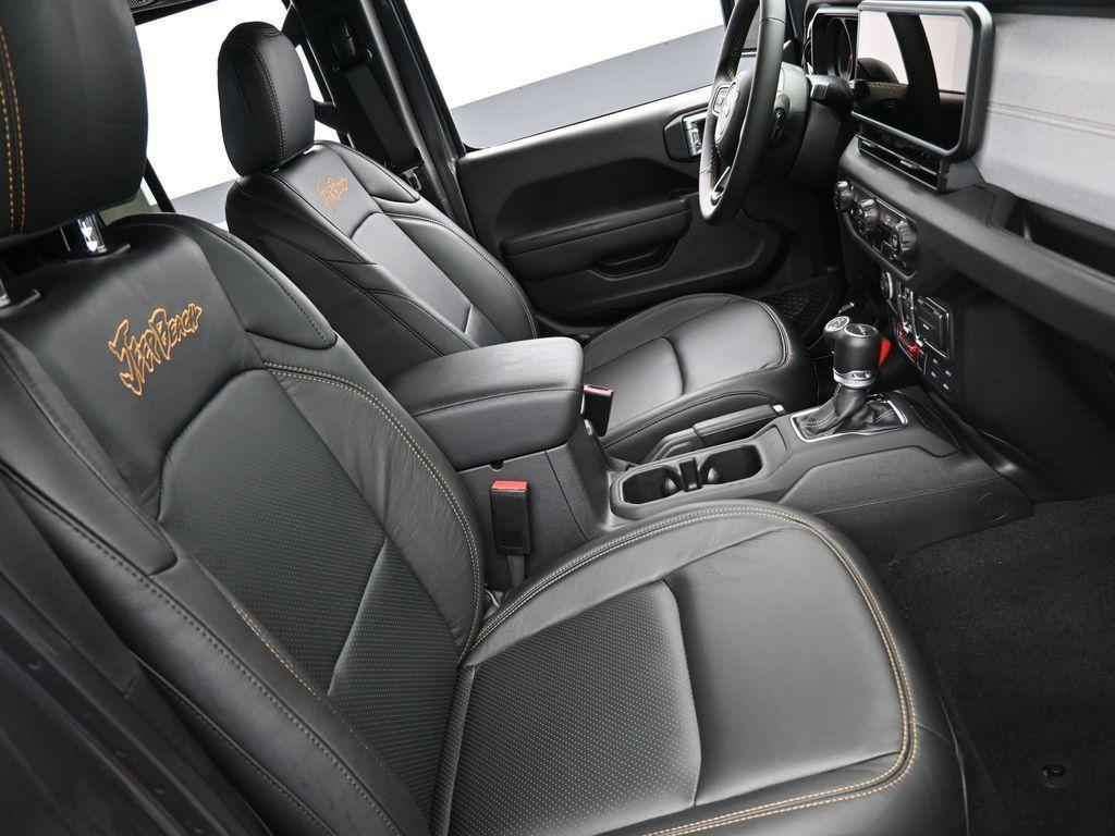 new 2024 Jeep Gladiator car, priced at $43,997