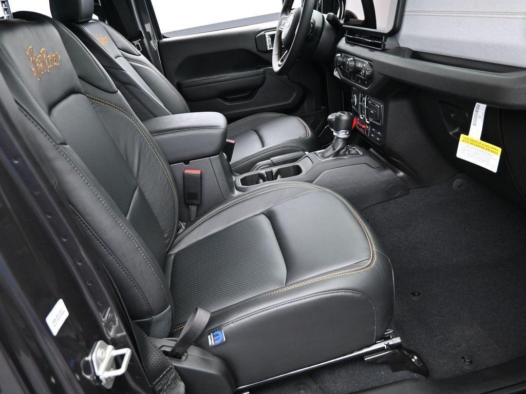 new 2024 Jeep Gladiator car, priced at $43,997