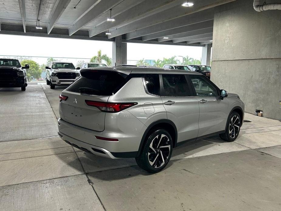 new 2024 Mitsubishi Outlander car, priced at $31,590