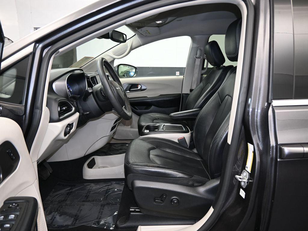 used 2022 Chrysler Pacifica car, priced at $19,774