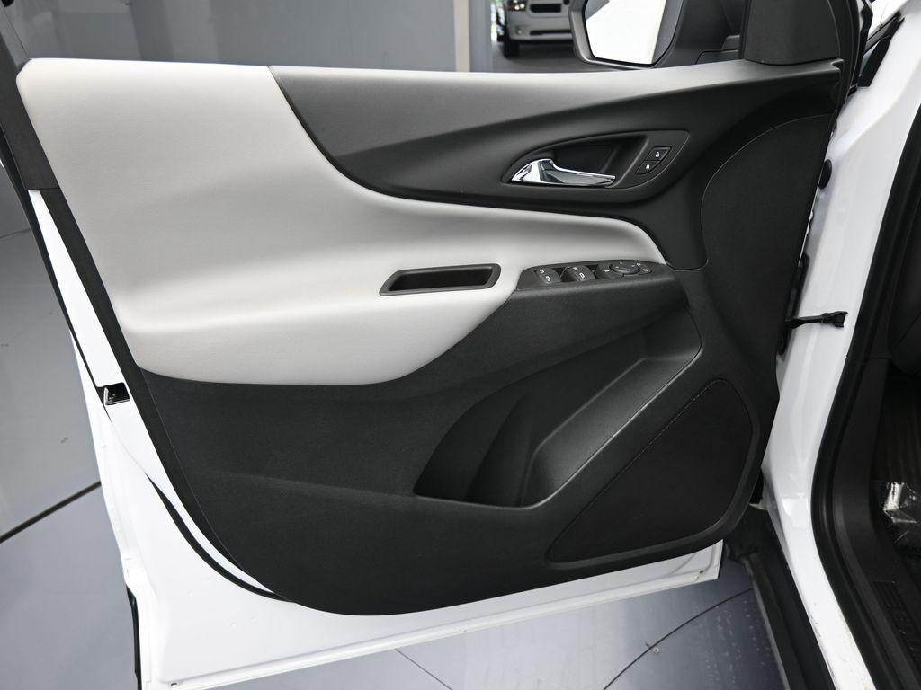 used 2023 Chevrolet Equinox car, priced at $17,995