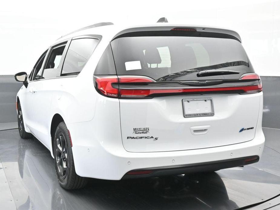 new 2025 Chrysler Pacifica Hybrid car, priced at $49,780