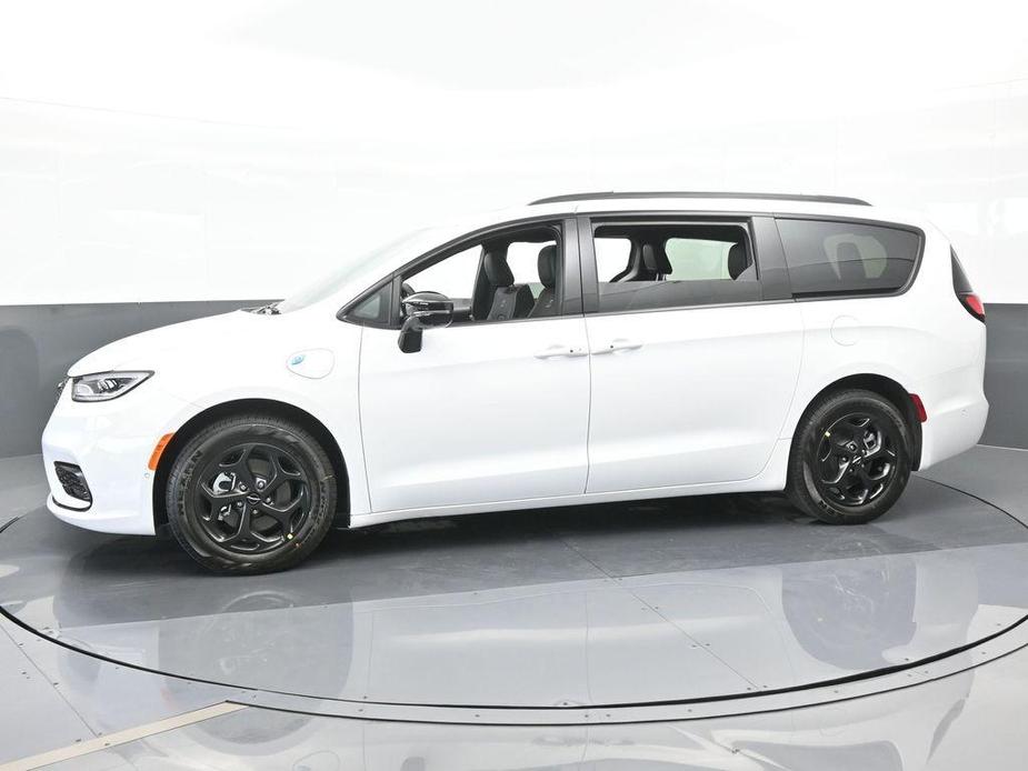 new 2025 Chrysler Pacifica Hybrid car, priced at $49,780