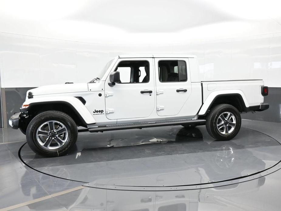 new 2024 Jeep Gladiator car, priced at $44,408