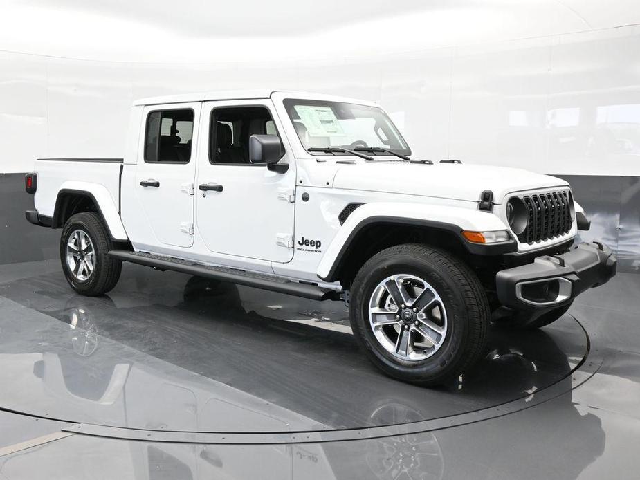 new 2024 Jeep Gladiator car, priced at $44,408