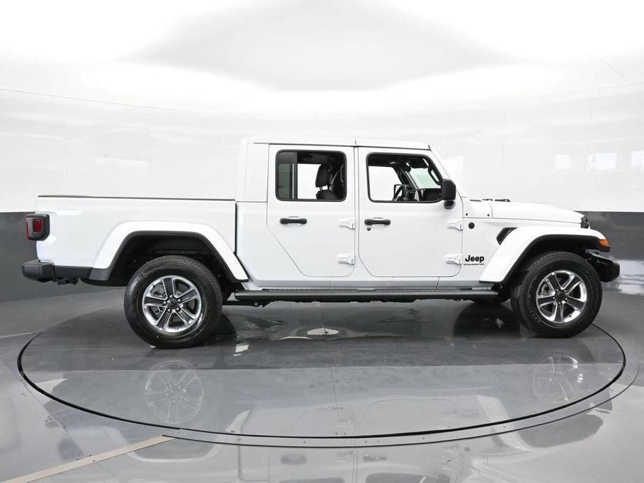 new 2024 Jeep Gladiator car, priced at $44,408